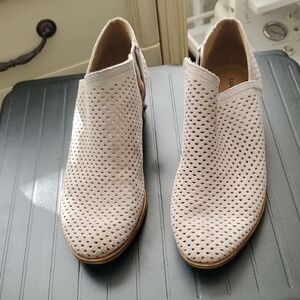 Lucky Brand Cream Perforated Mules